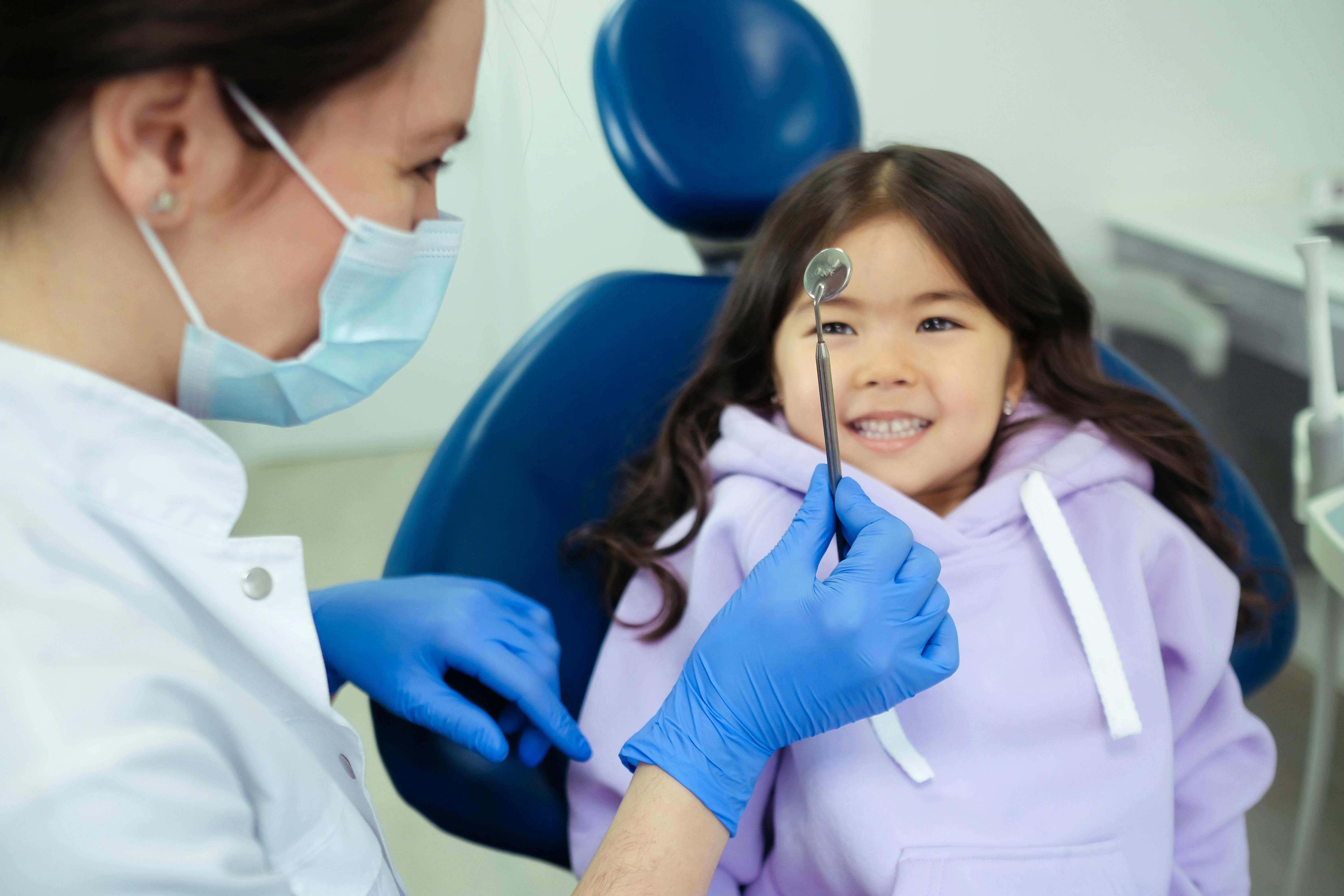 Atendimento odontológico infantil com abordagem acolhedora