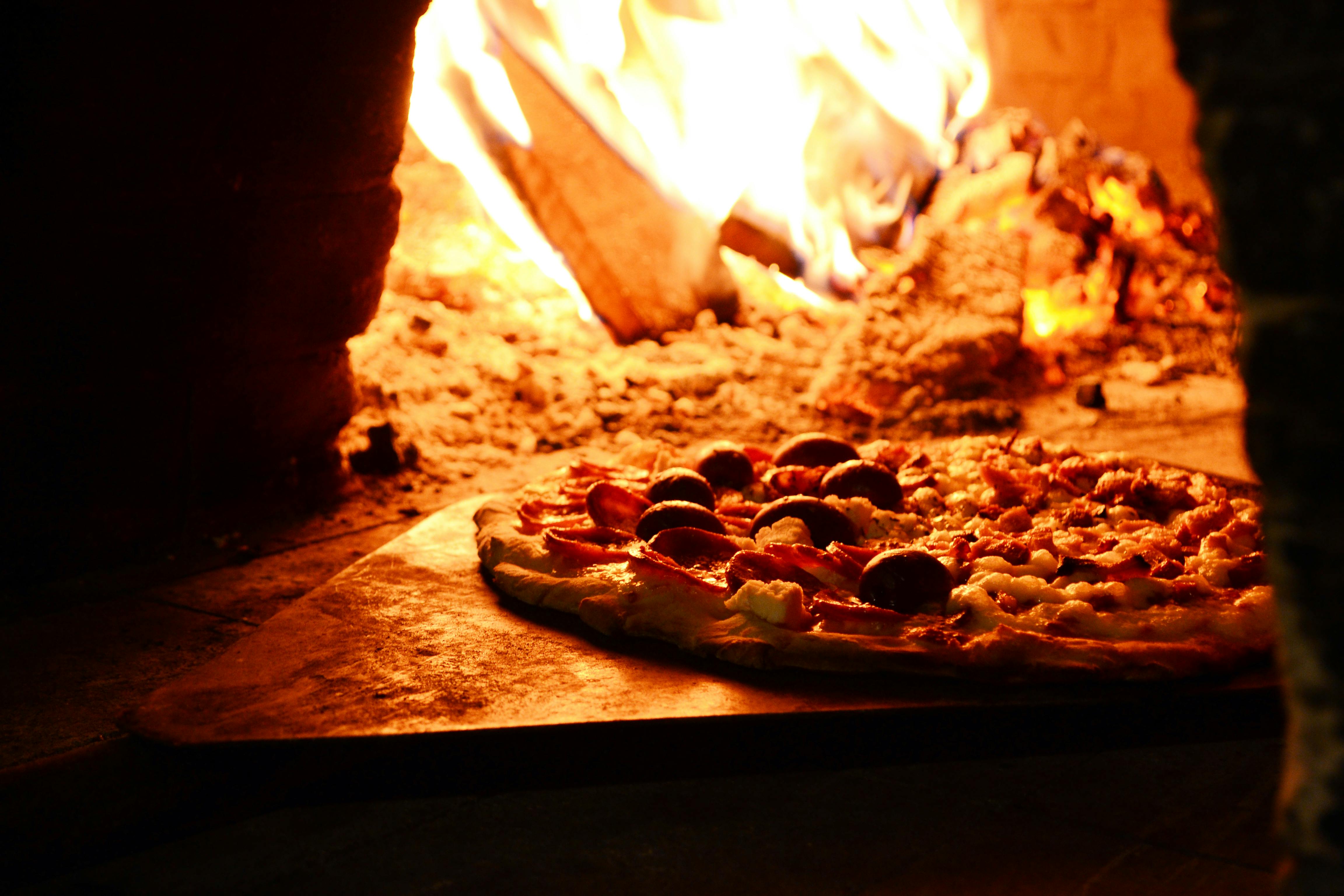 Pizza no Forno a Lenha